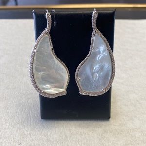 Kendra Scott mother of pearl earrings